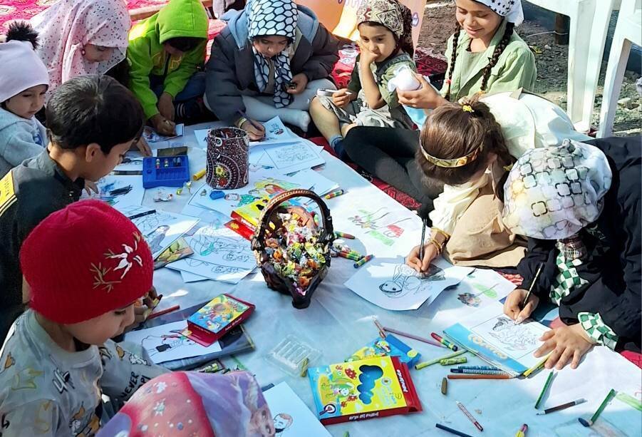 «یک روز شاد با کتاب» در شهر چاهمرید شهرستان کهنوج برگزار شد