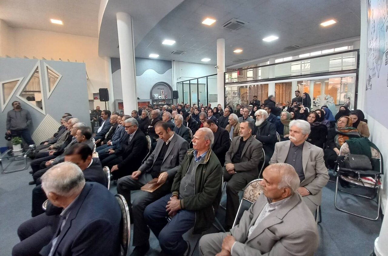 برجستهکردن نقش مفاخر و پیشکسوتان، از مأموریتهای نسل جدید کتابخانههای عمومی است