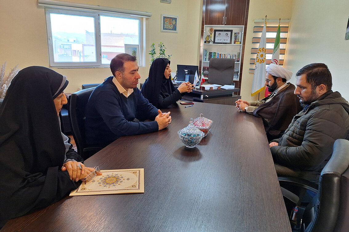 دیدار مدیرانکل کتابخانههای عمومی و اوقاف و امورخیریه استان ایلام