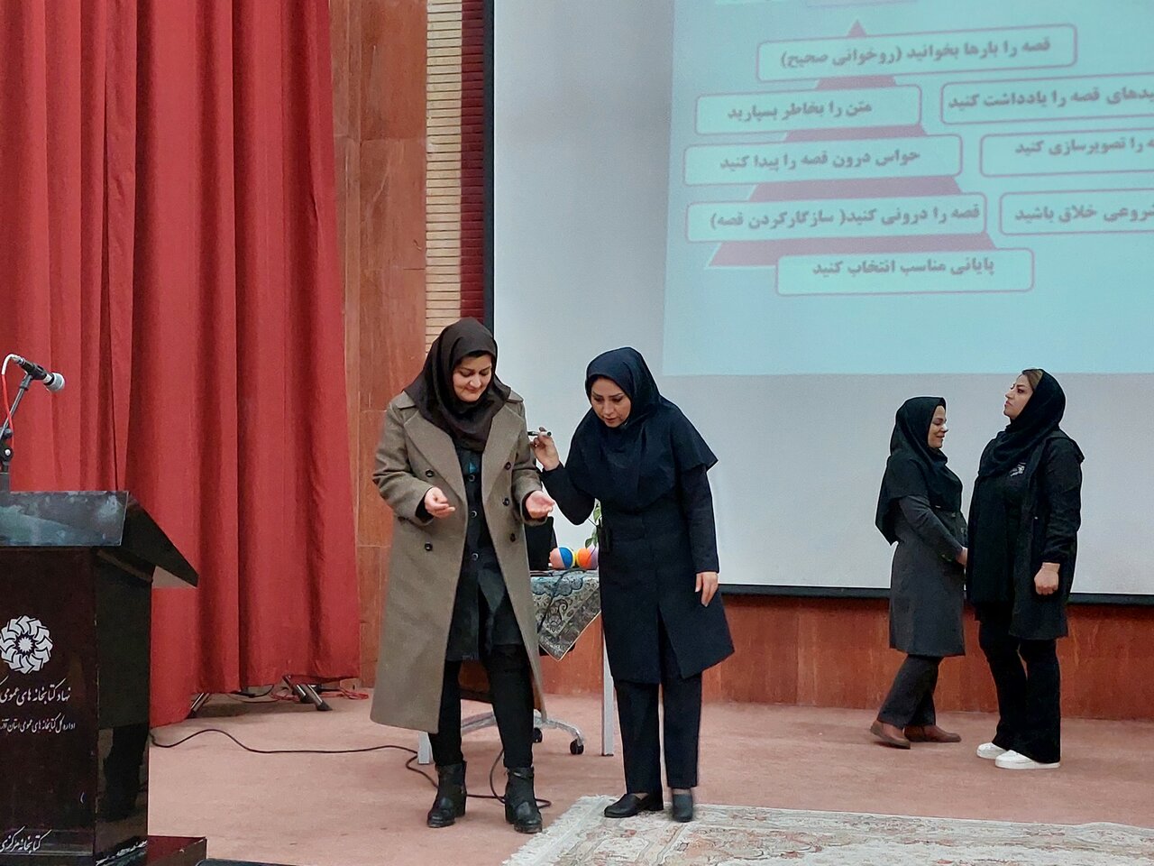 کارگاه آموزشی قصهگویی در کتابخانه مرکزی آذربایجانغربی برگزار شد