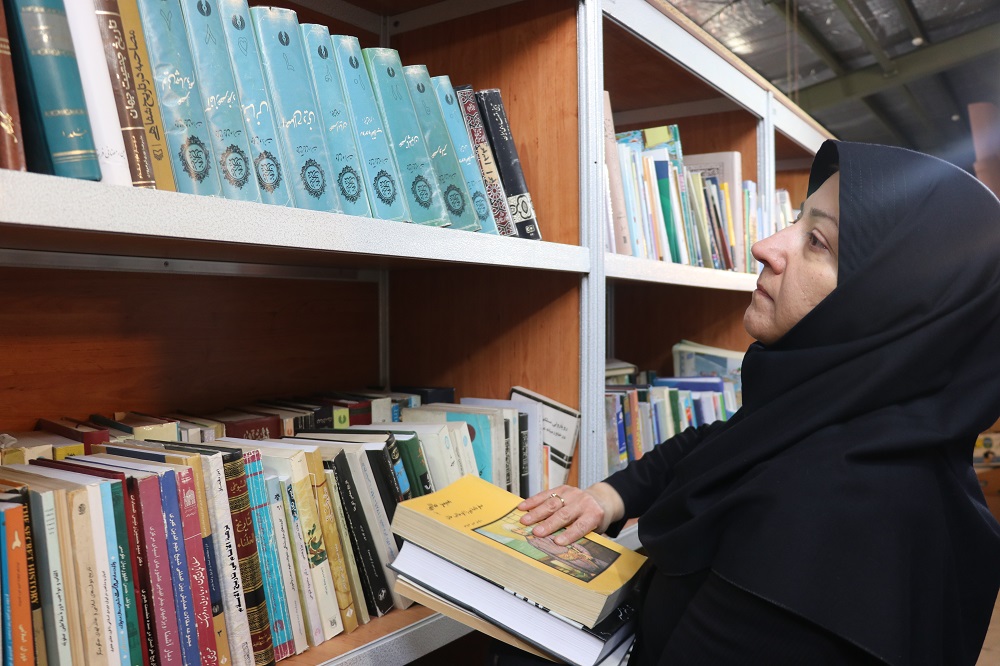 بالغ بر ۲۵۰۰ نسخه کتاب به کتابخانه زندانهای استان خراسان رضوی اهدا شد