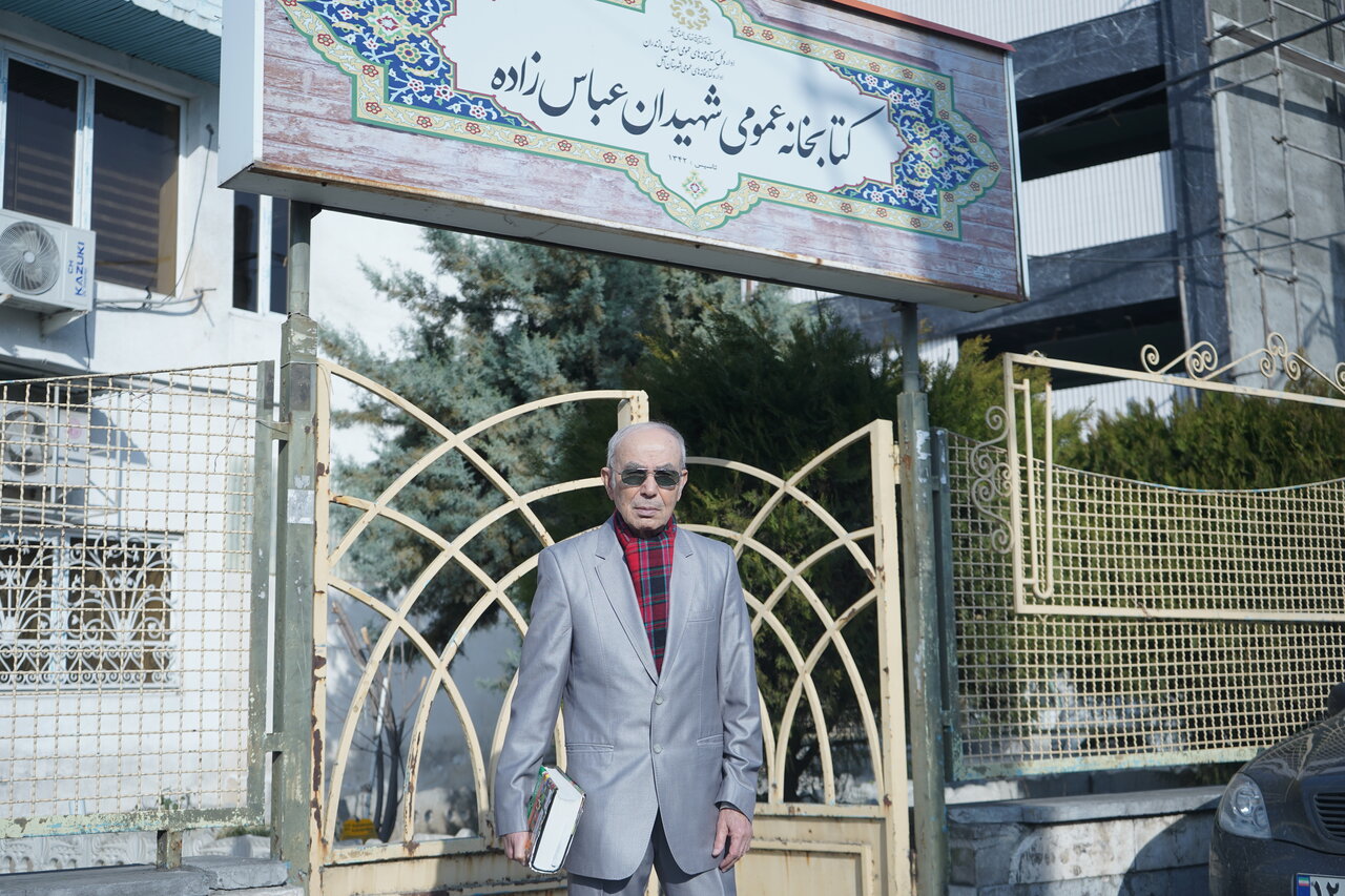 عضو ۷۹ ساله کتابخانه، مسافری در مسیر بیپایان دانایی