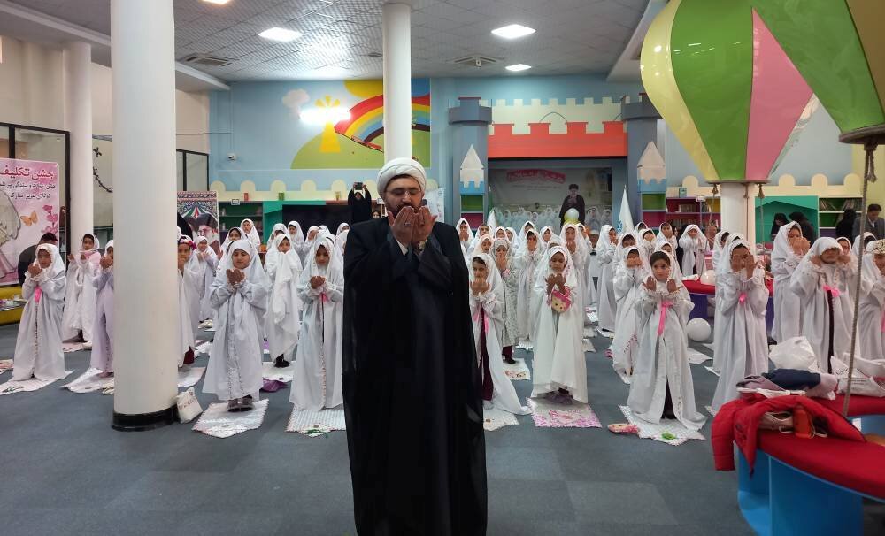 جشن تکلیف، فرصتی برای آشنایی بیشتر دانشآموزان با وظایف دینی و اخلاقی است