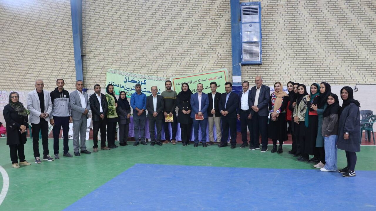 اجرای دومین اردوی «یک روز با کتاب» در شهر فاقد کتابخانه بیدشهر شهرستان اوز