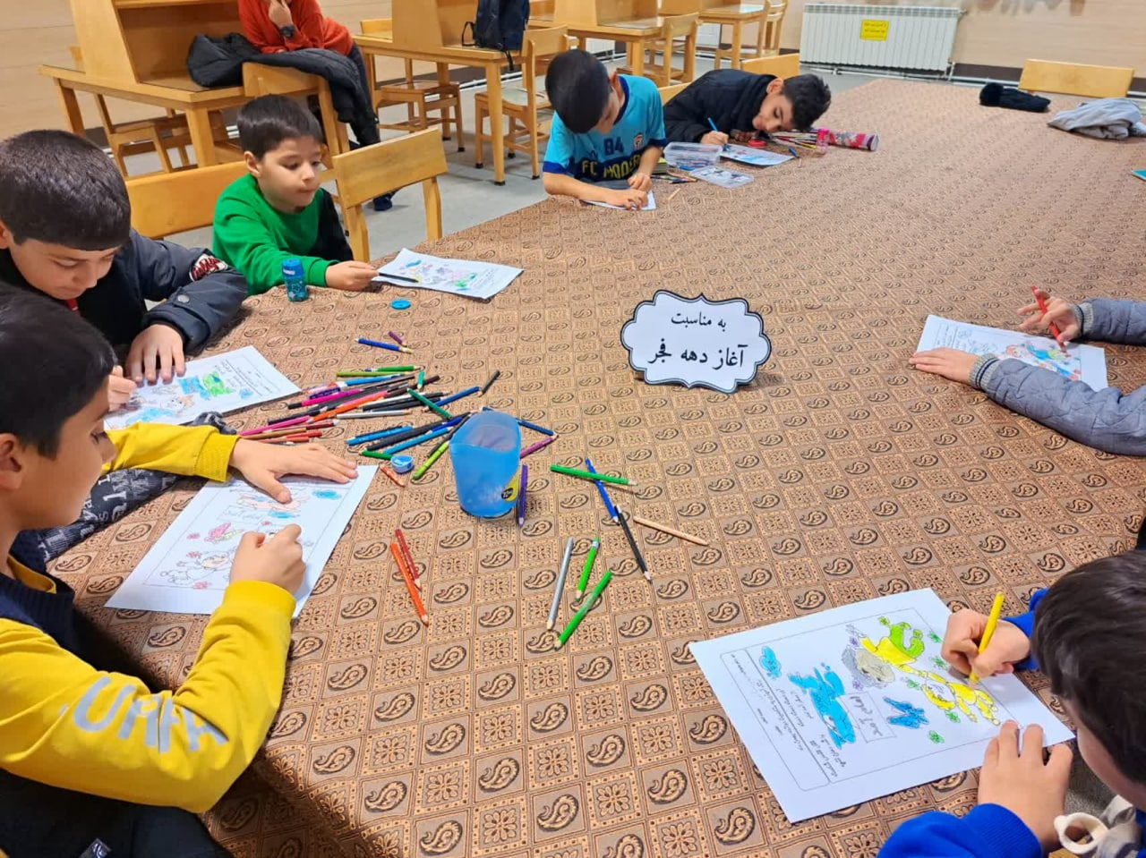 بزرگداشت دهه مبارک فجر در کتابخانههای عمومی استان مرکزی