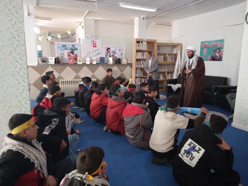 مکتب اسلامی و رهبری دینی باعث نقشآفرینی حوانان در انقلاب اسلامی شد