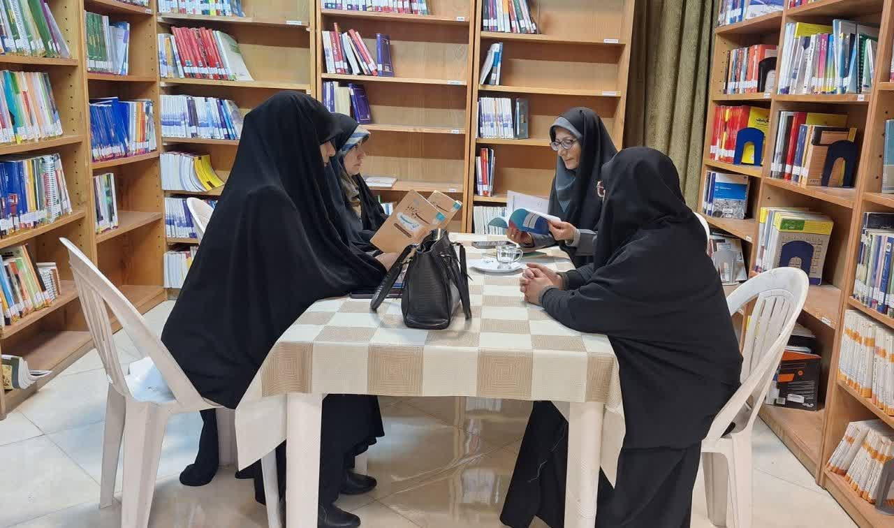 بزرگداشت دهه مبارک فجر در کتابخانههای عمومی استان مرکزی