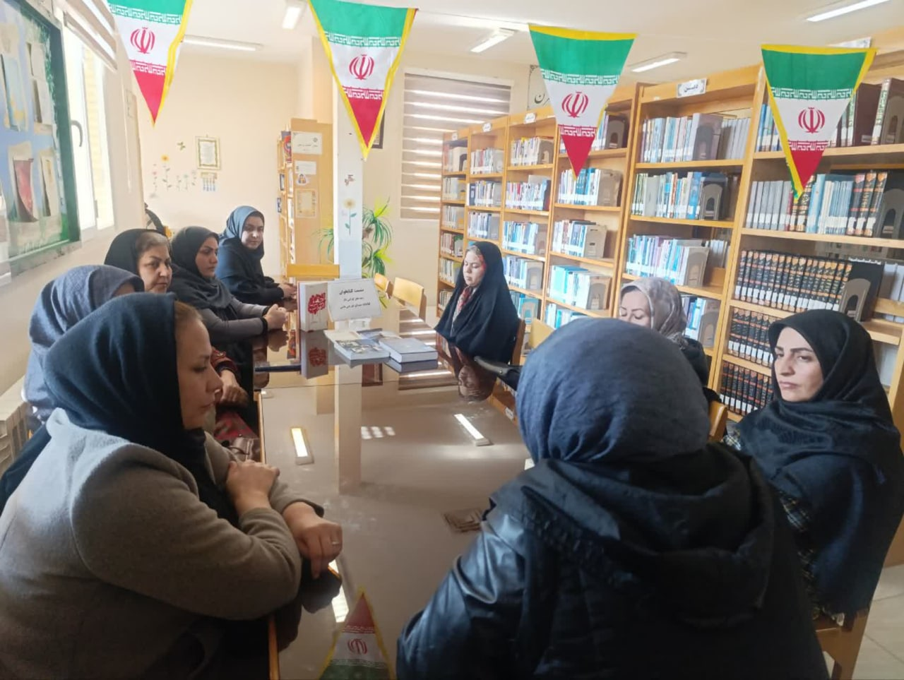 بزرگداشت دهه مبارک فجر در کتابخانههای عمومی استان مرکزی