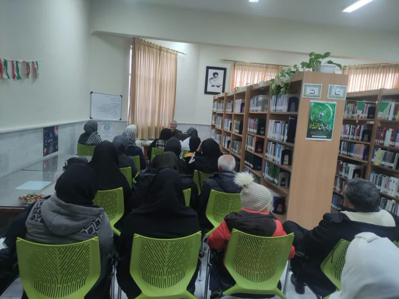 بزرگداشت دهه مبارک فجر در کتابخانههای عمومی استان مرکزی