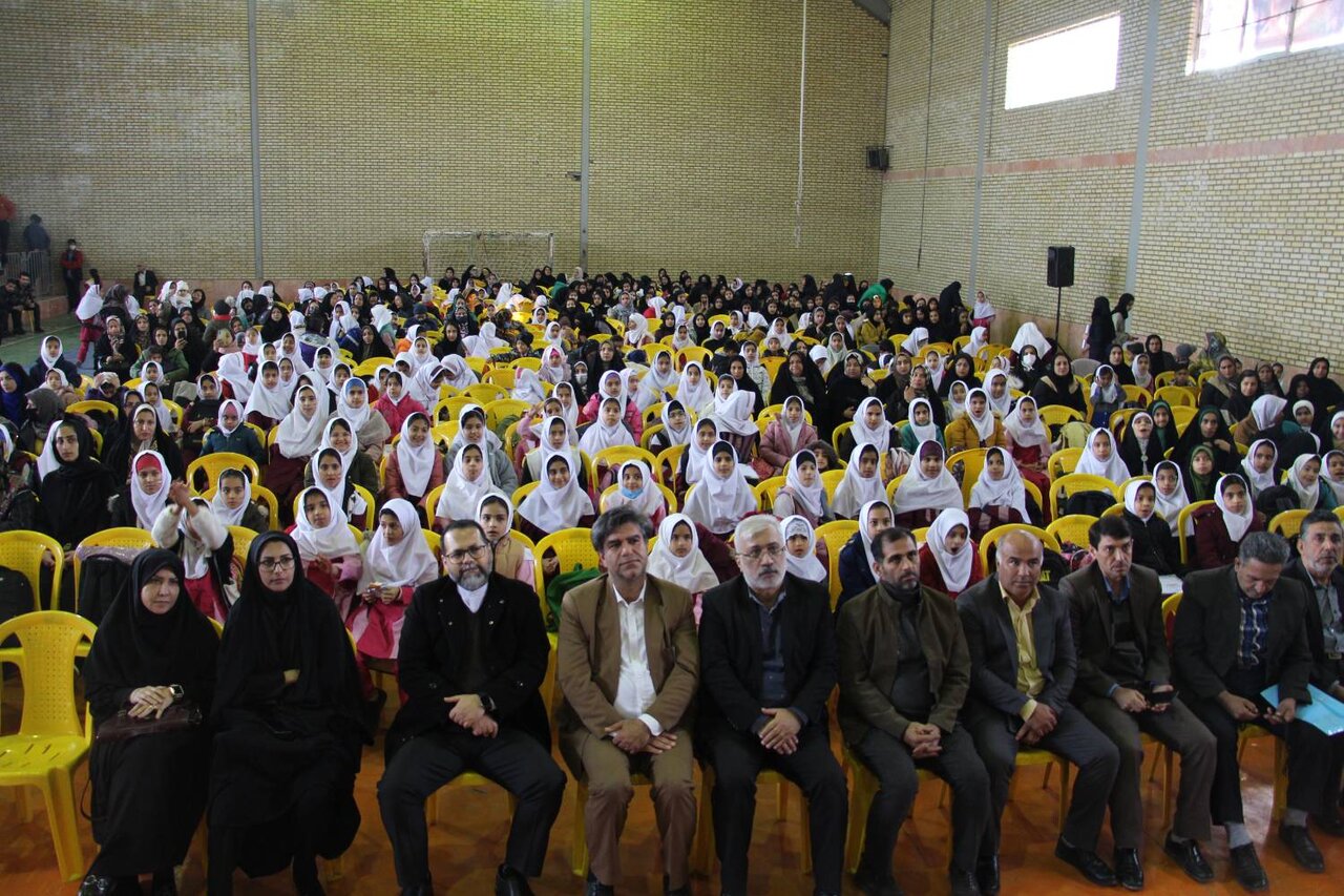 ویژه برنامه و مسابقه بزرگ «مثبت کتابخووون» در شهر سنگدوین