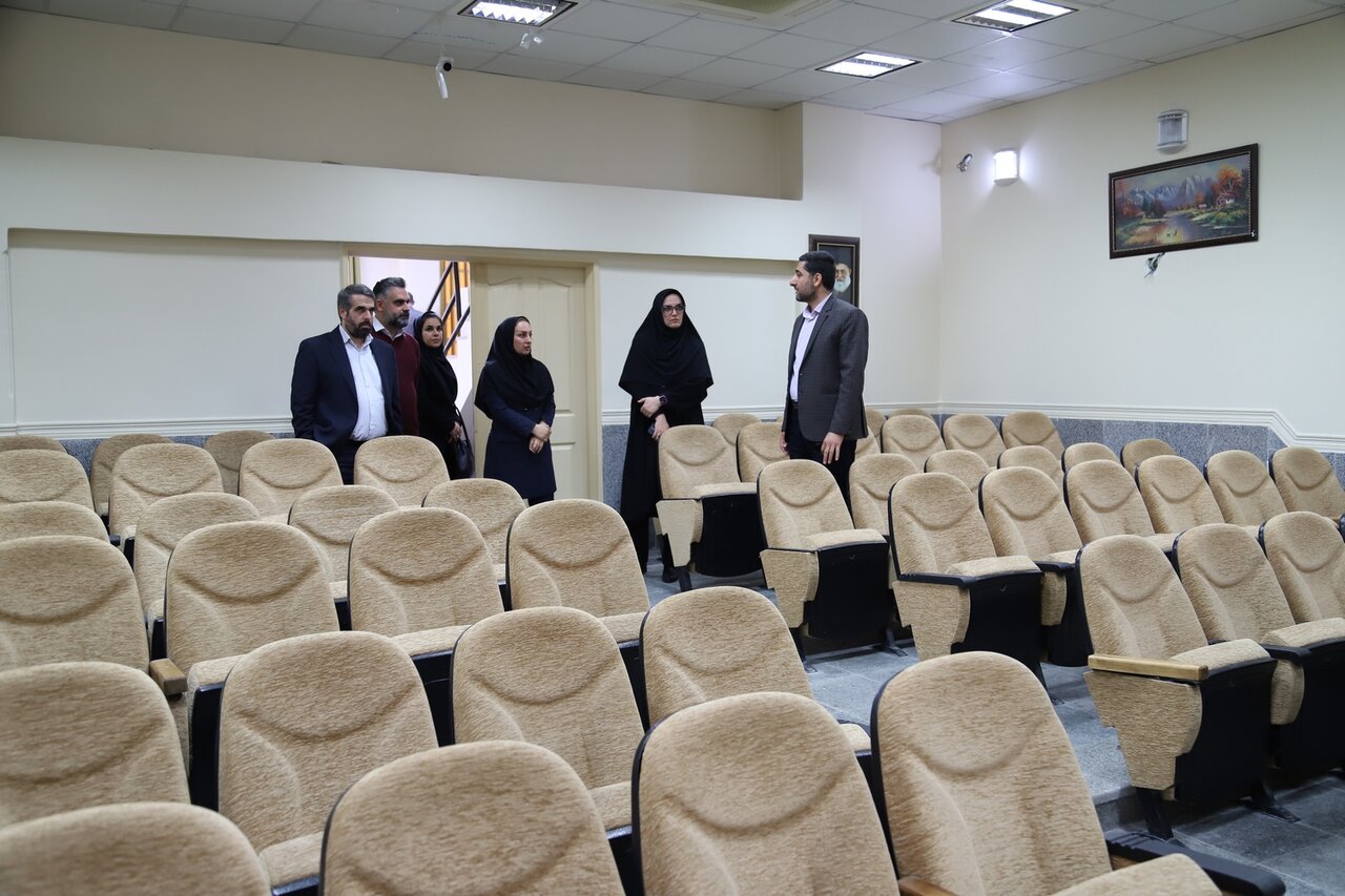 بازدید آزاده نظربلند از برخی کتابخانههای عمومی استان بوشهر