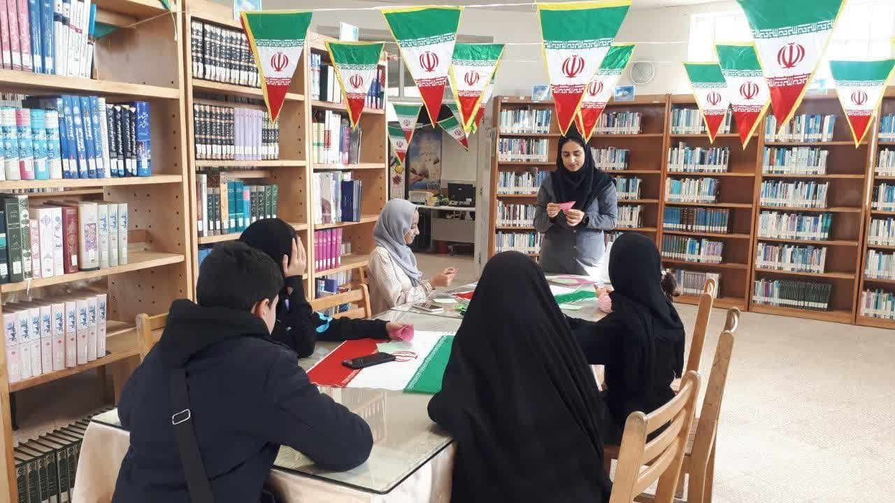 ویژه برنامههای «فجر پیروزی» در کتابخانههای عمومی استان مرکزی