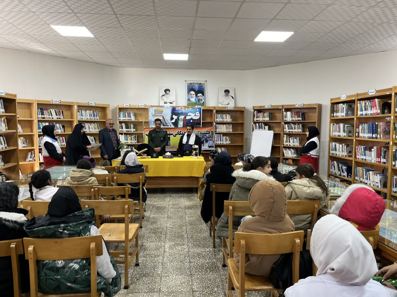 ویژه برنامههای «فجر پیروزی» در کتابخانههای عمومی استان مرکزی