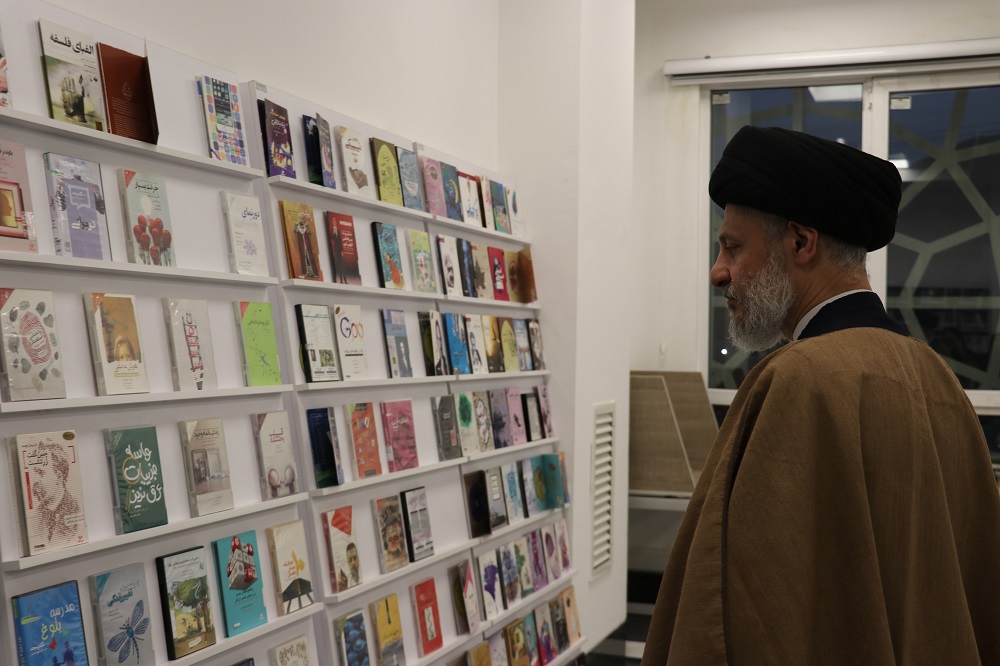 بازدید ناظر بخش پژوهشی حرم امام حسین(ع) از کتابخانه مرکزی امام خمینی(ره) مشهد