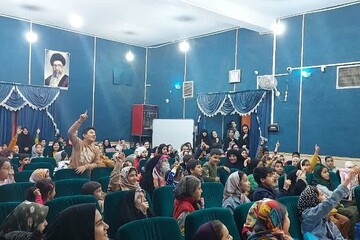 جشن دهه فجر کتابخانه استاد مؤذن پور شهرستان آران و بیدگل