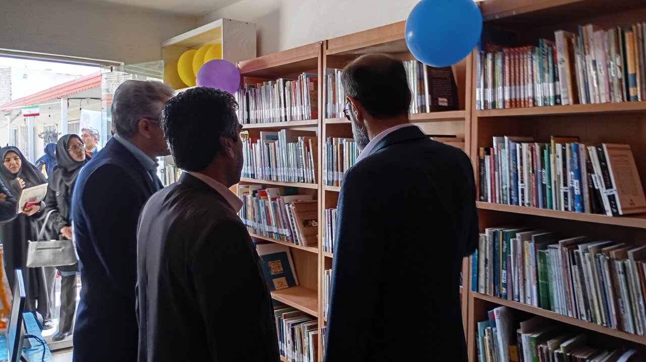 پیشخان خدمات کتابخانهای شهید کباری زاهدان افتتاح شد