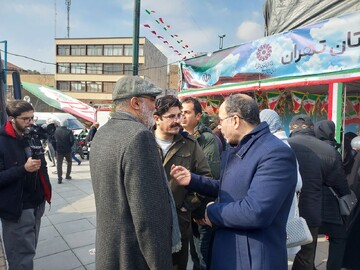 غرفه اداره کل کتابخانه های عمومی استان تهران در راهپیمایی ۲۲ بهمن