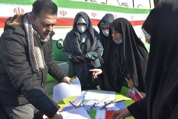 میزبانی اداره کل کتابخانه‌های عمومی استان آذربایجان شرقی از عاشقان انقلاب در راهپیمایی ۲۲ بهمن