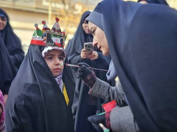 غرفه اداره کل کتابخانه های عمومی استان زنجان در مسیر راهپیمایی یوم الله ۲۲ بهمن