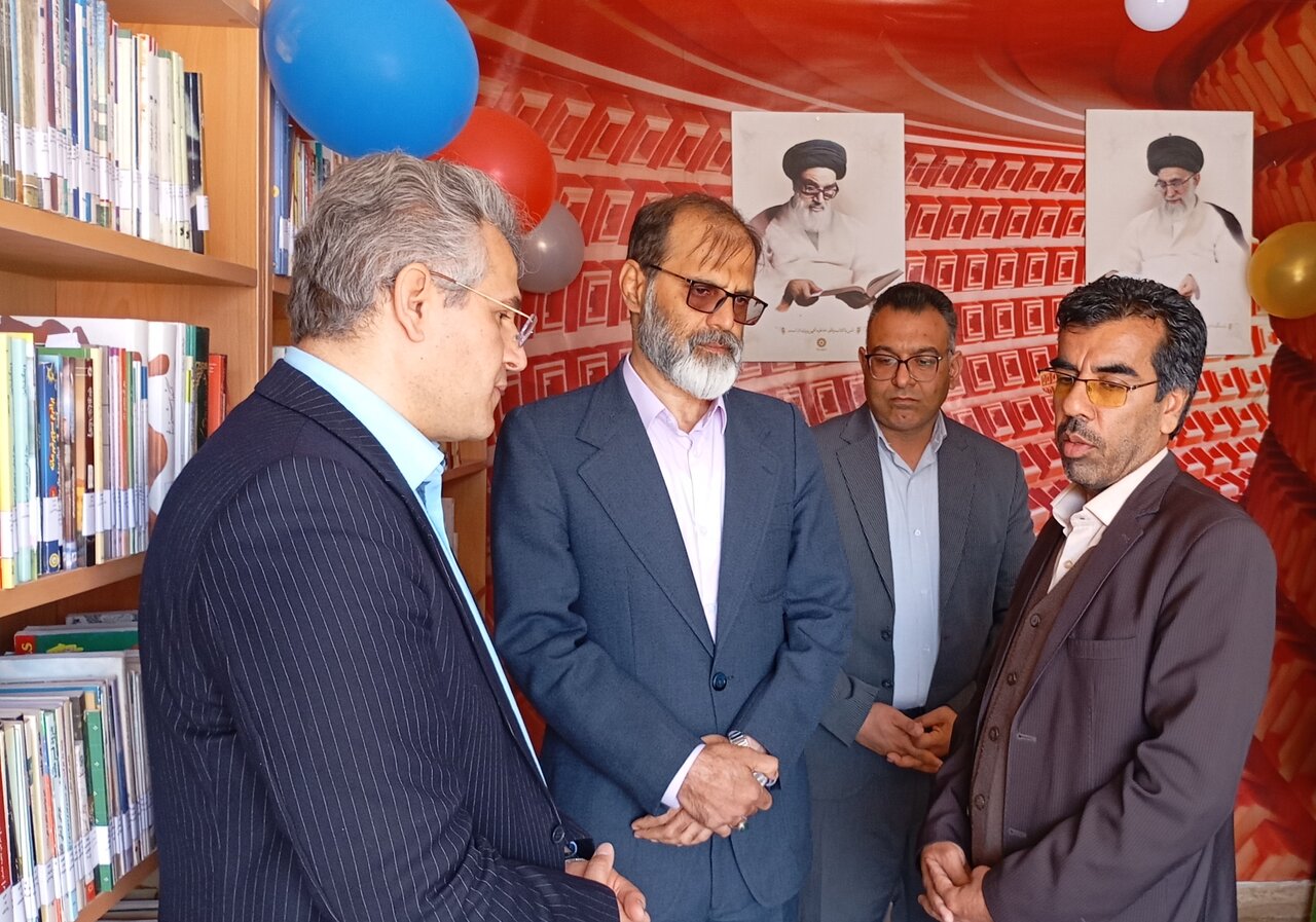 پیشخان خدمات کتابخانهای شهید کباری زاهدان افتتاح شد