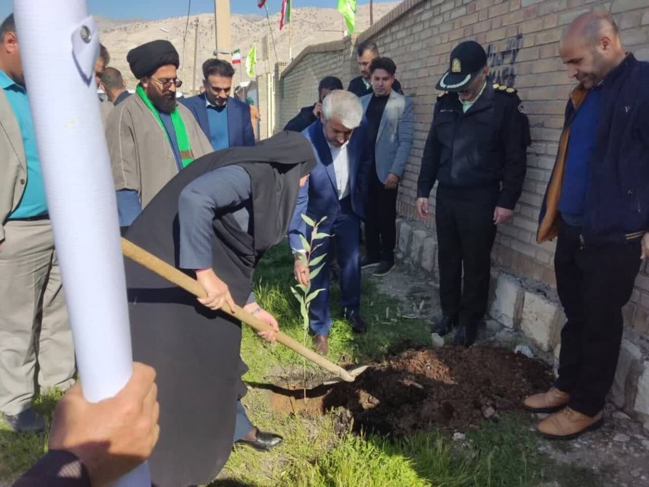 رونمایی از طرح «کوله کتاب عشایر» ایلام در شهرستان آبدانان