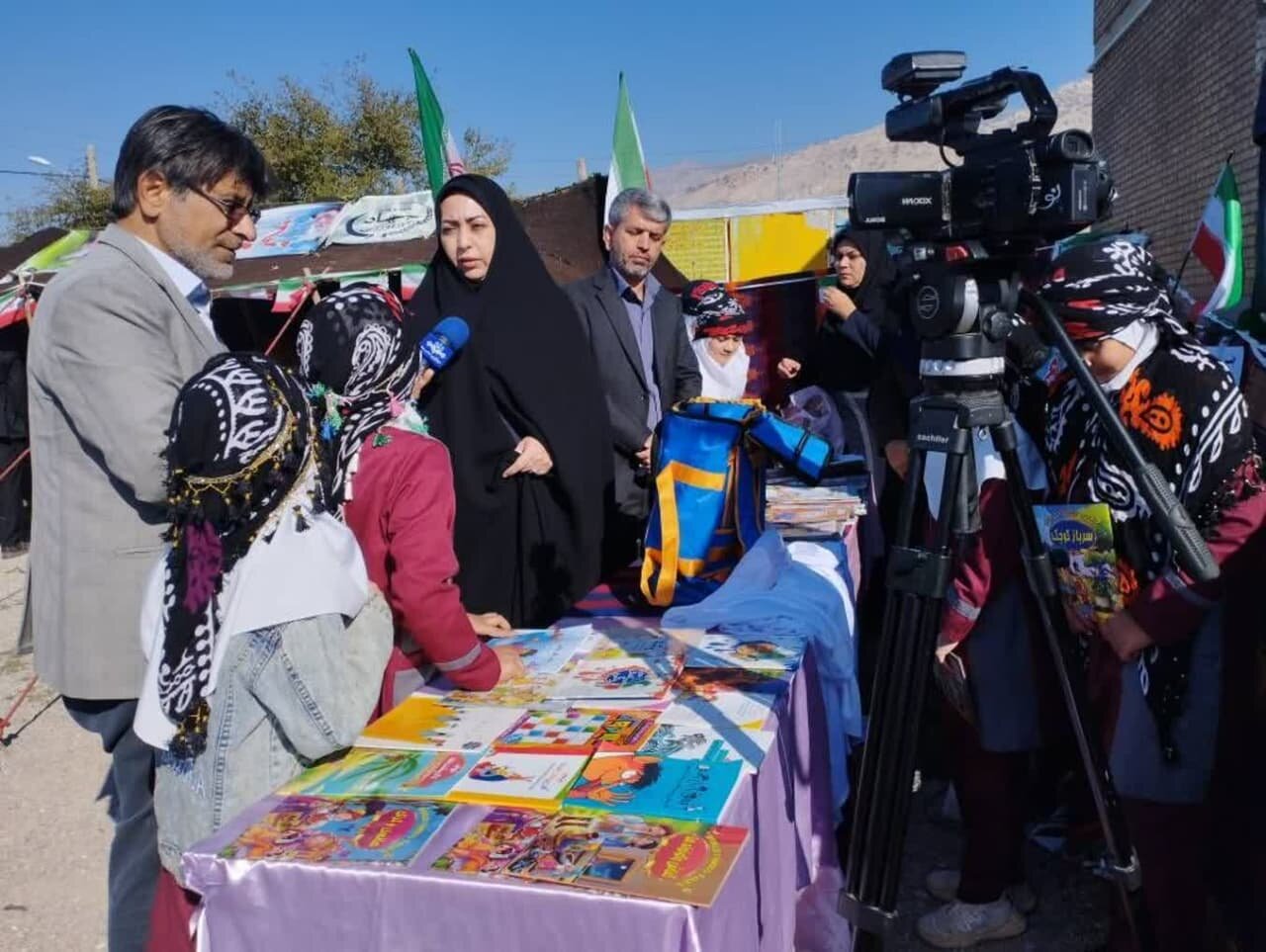 رونمایی از طرح «کوله کتاب عشایر» ایلام در شهرستان آبدانان