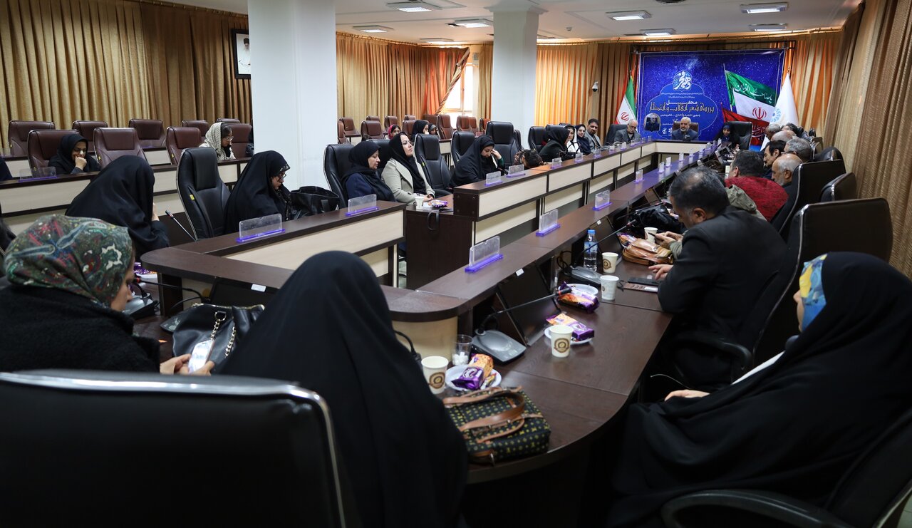 انقلاب اسلامی، فصل تازهای را در تاریخ ادبیات فارسی رقم زد