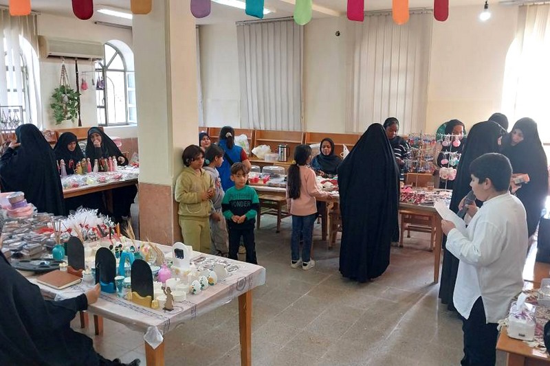 شور و نشاط پیروزی انقلاب در کتابخانههای عمومی استان بوشهر