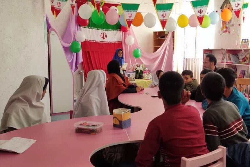 ویژهبرنامههای «صعود فجر» در کتابخانههای شهرستان اردستان برگزار شد