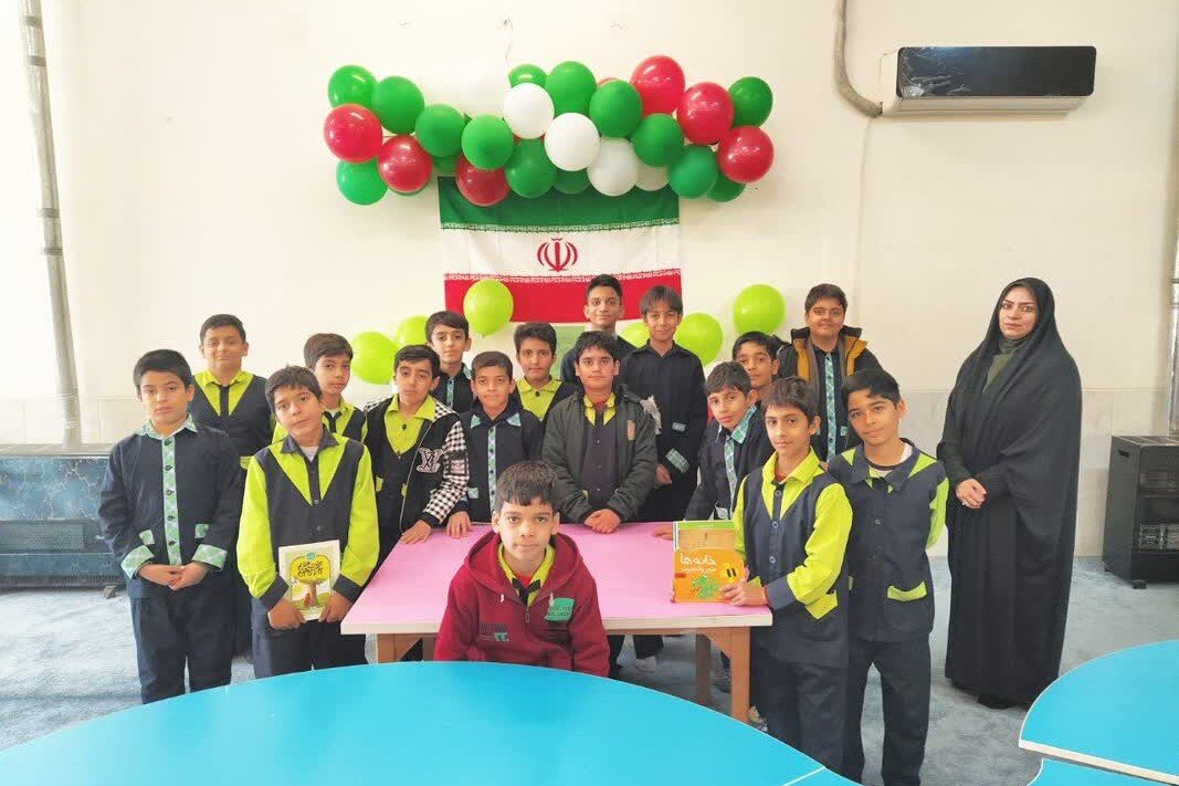 ویژهبرنامههای «صعود فجر» در کتابخانههای شهرستان اردستان برگزار شد