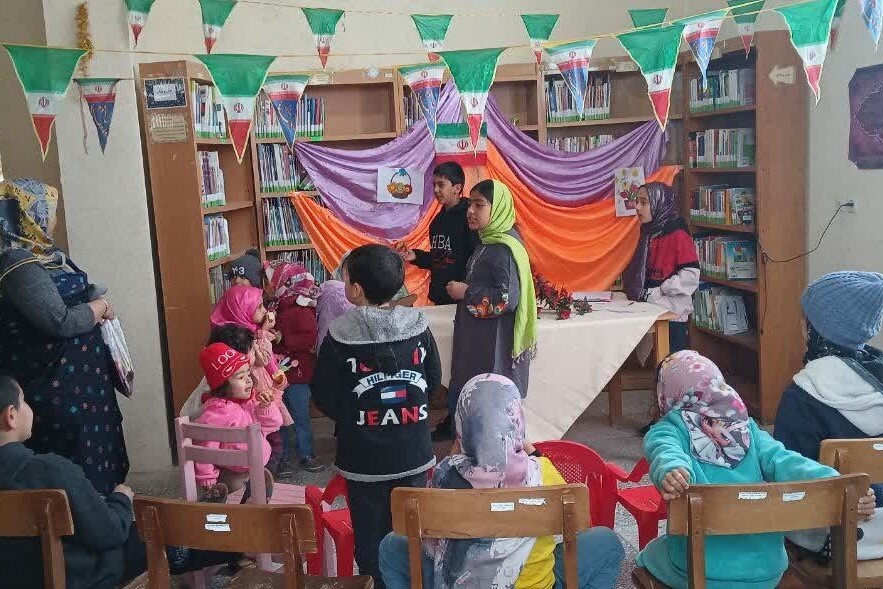 ویژهبرنامههای «صعود فجر» در کتابخانههای شهرستان اردستان برگزار شد