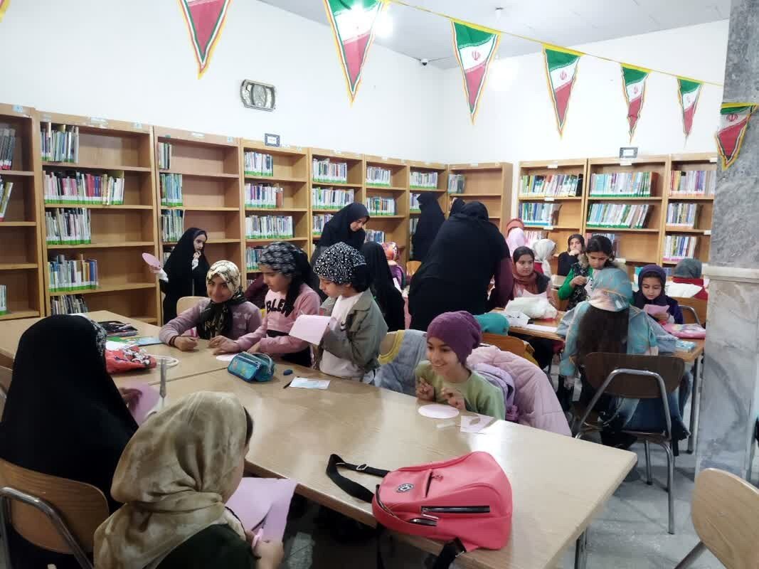 ویژهبرنامههای «صعود فجر» در کتابخانههای شهرستان اردستان برگزار شد