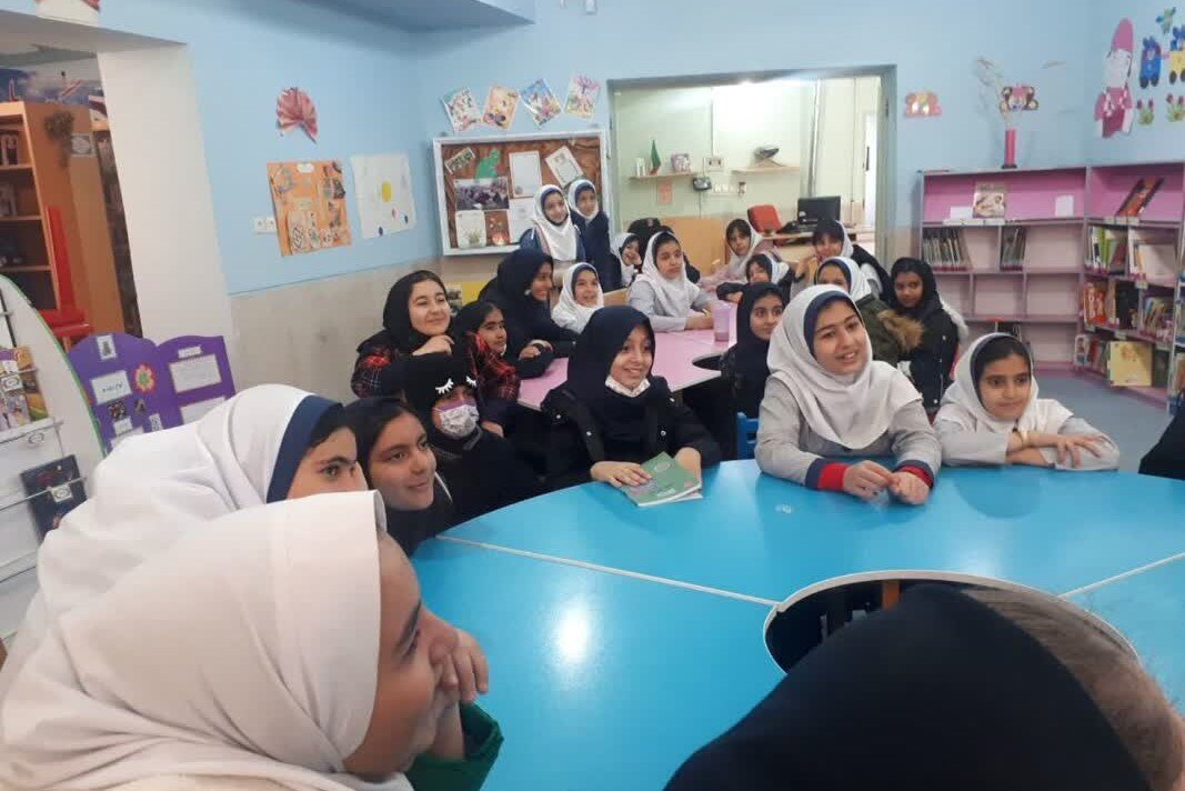 ویژهبرنامههای «صعود فجر» در کتابخانههای شهرستان اردستان برگزار شد