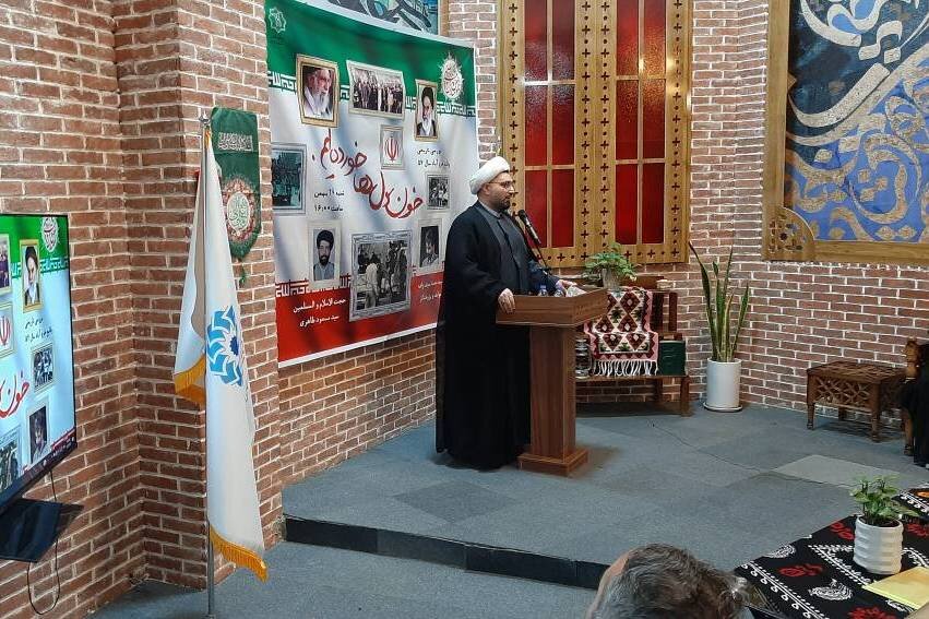 نشست روایتگری «خون دلها خوردهایم»، در کتابخانه مرکزی خرمآباد برگزار شد