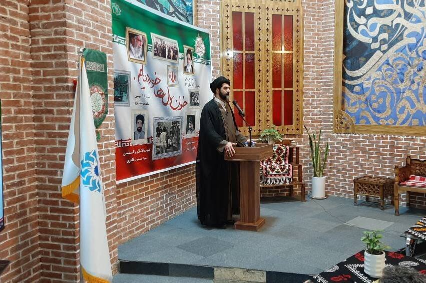 نشست روایتگری «خون دلها خوردهایم»، در کتابخانه مرکزی خرمآباد برگزار شد