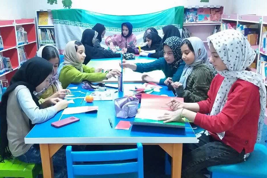 مسابقه کاردستی و نقاشی ویژه اعضای کودک و نوجوان در کتابخانههای کوهپایه برگزار شد