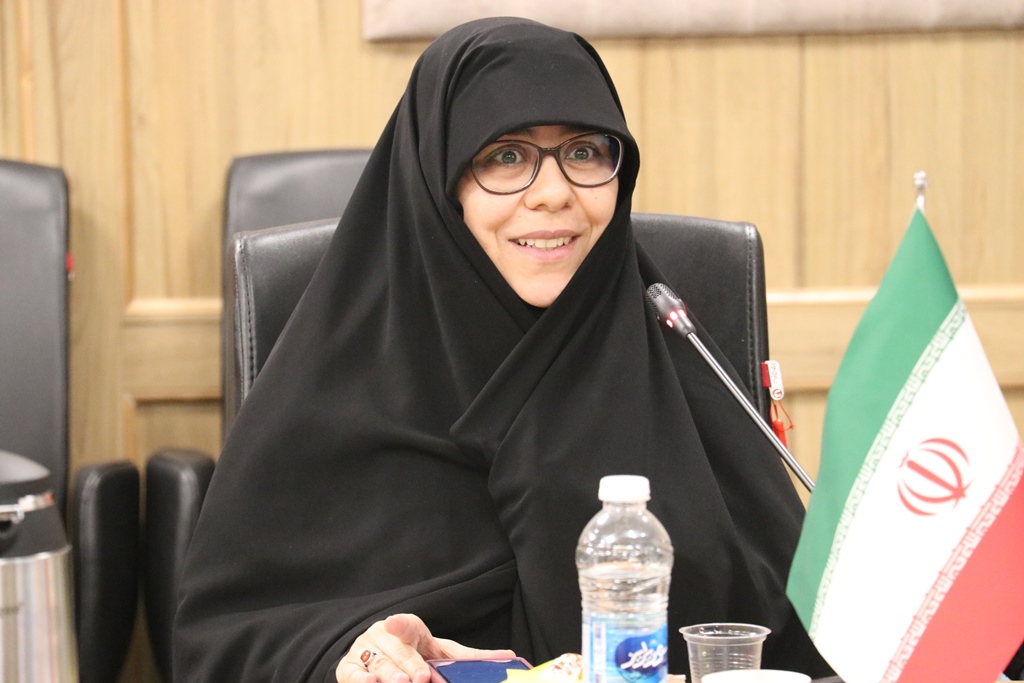 وظیفه ما در جبهه فرهنگی این است که به مسائل انقلابی و تربیت اسلامی بپردازیم