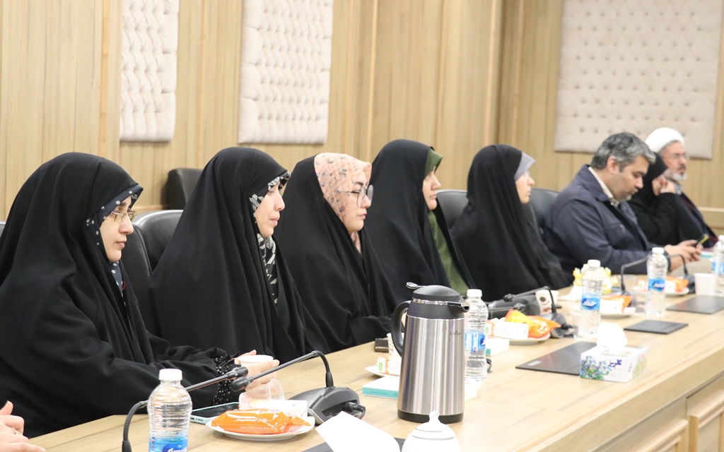 وظیفه ما در جبهه فرهنگی این است که به مسائل انقلابی و تربیت اسلامی بپردازیم