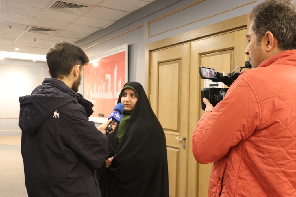 وظیفه ما در جبهه فرهنگی این است که به مسائل انقلابی و تربیت اسلامی بپردازیم