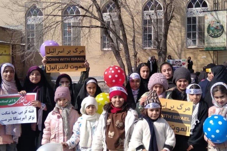 ویژهبرنامه «صعود فجر» در کتابخانههای عمومی کاشان