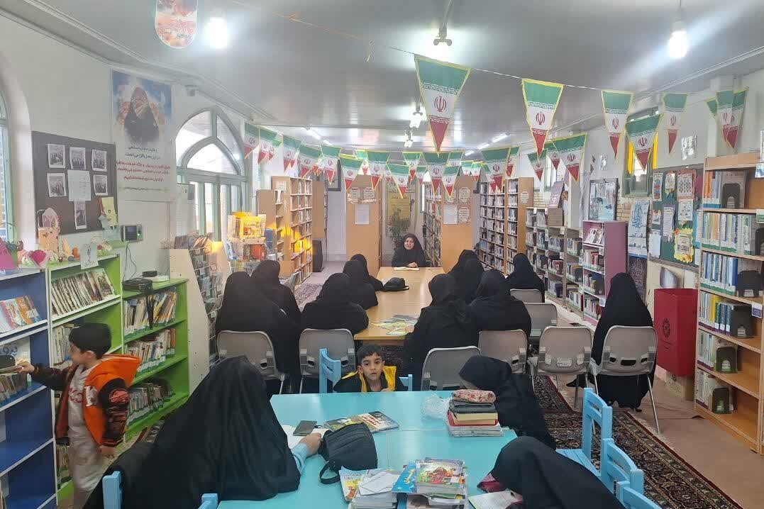 ویژهبرنامه «صعود فجر» در کتابخانههای عمومی کاشان