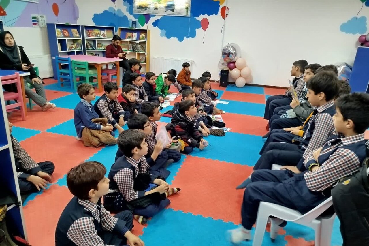 ویژهبرنامه «صعود فجر» در کتابخانههای عمومی کاشان