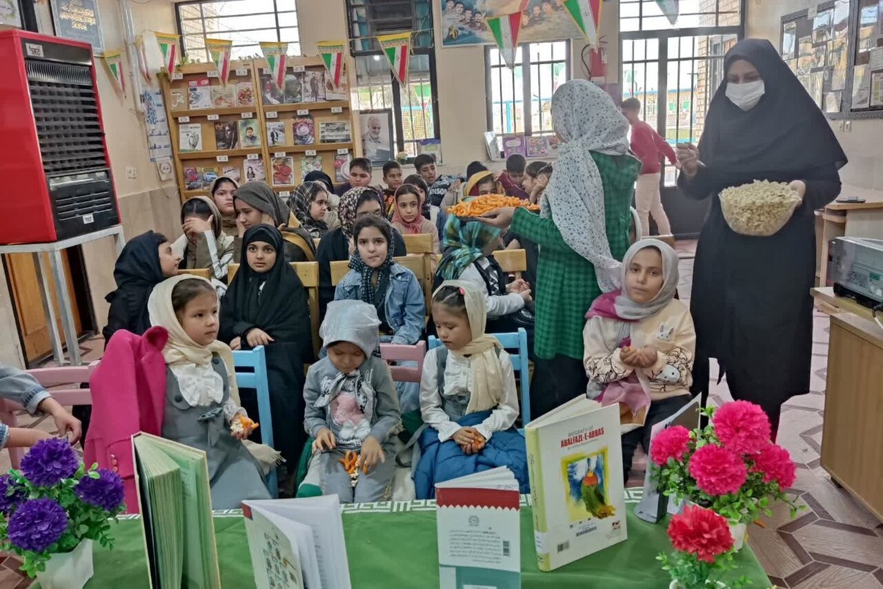 ویژهبرنامه «صعود فجر» در کتابخانههای عمومی کاشان