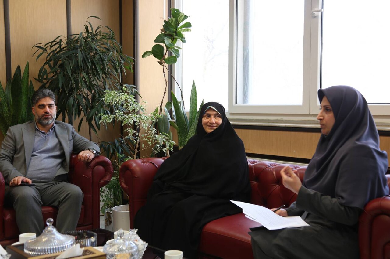 دیدار مدیرکل کتابخانههای عمومی مازندران با مدیرکل امور مالیاتی استان