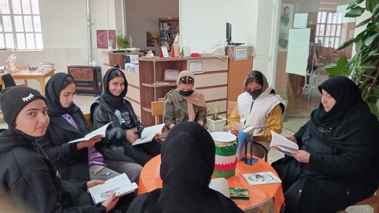 برگزاری ویژه برنامههای کتابخوانی در کتابخانههای عمومی استان مرکزی