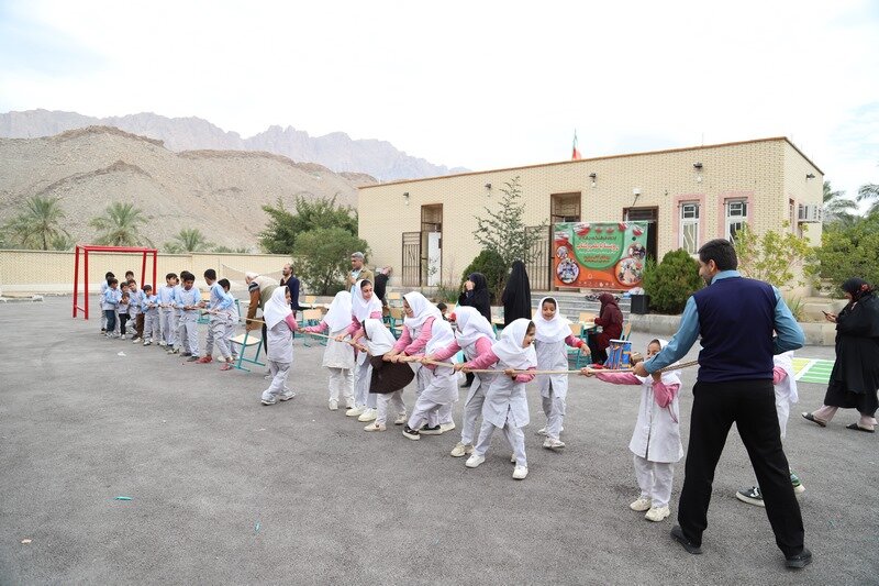 شادی و نشاط در خاییز با «روستا با طعم کتاب»