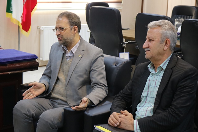 حمایت فرمانداری آرادان از تجهیز سالن آمفیتئاتر کتابخانه شهید فهمیده