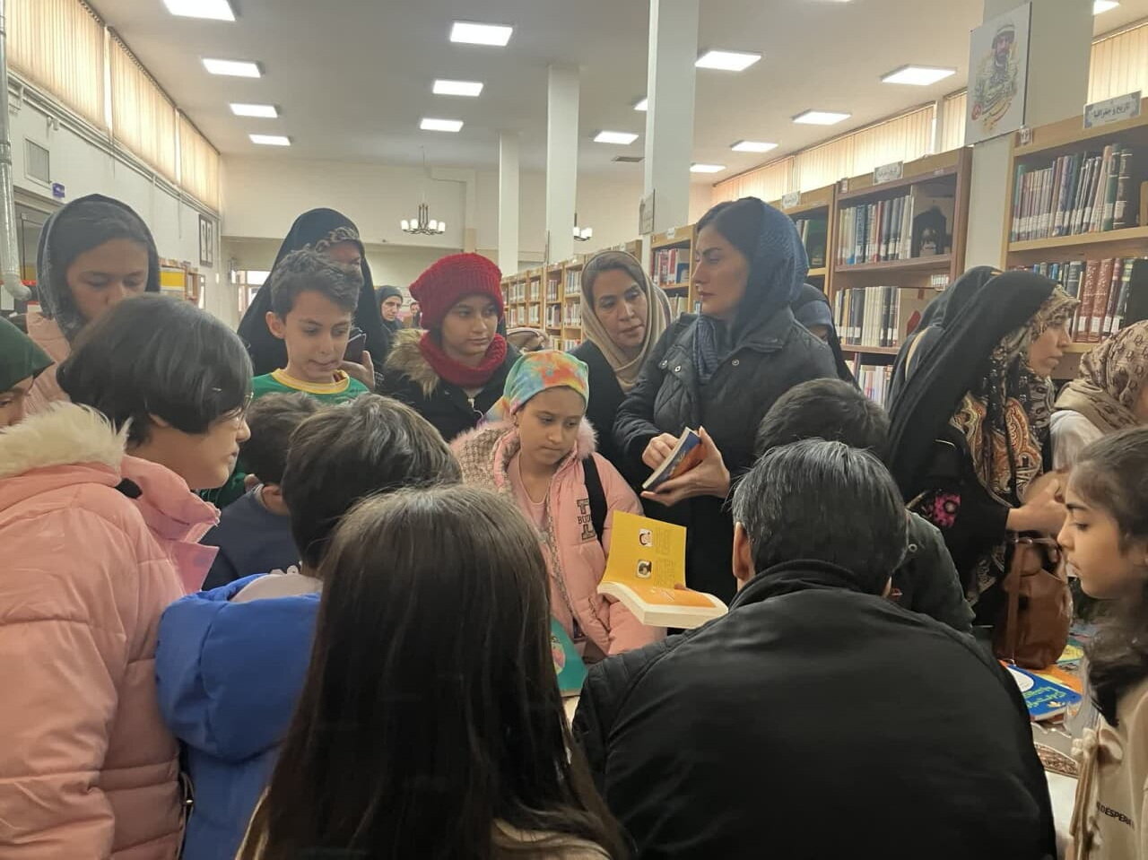 رونمایی و جشن امضای کتاب «قصههای من و بچه هام» در کتابخانه شهید زراستوند اراک