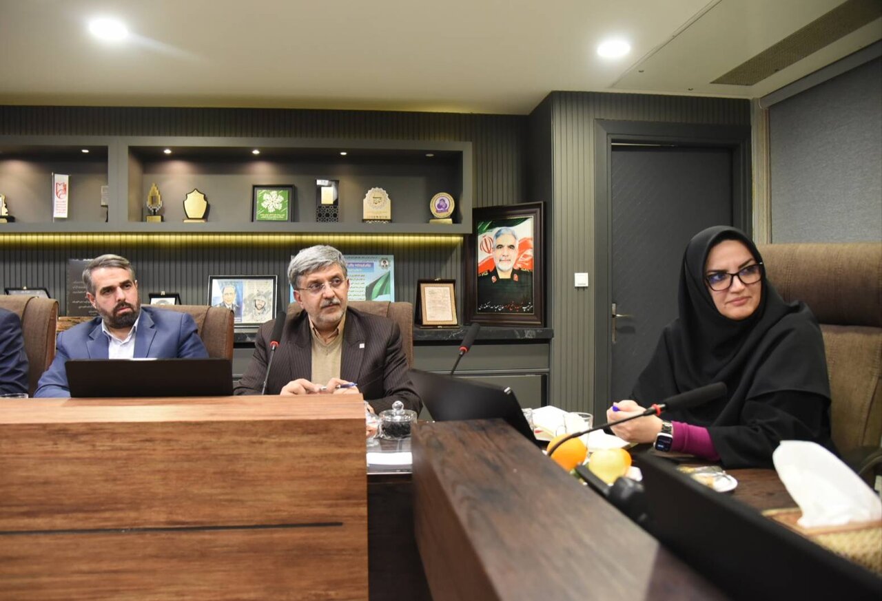 شهرداری شیراز در کنار کتابخانههای عمومی است/ ضرورت تعیین تکلیف ساخت کتابخانه مرکزی شیراز در سفر وزیر فرهنگ به فارس