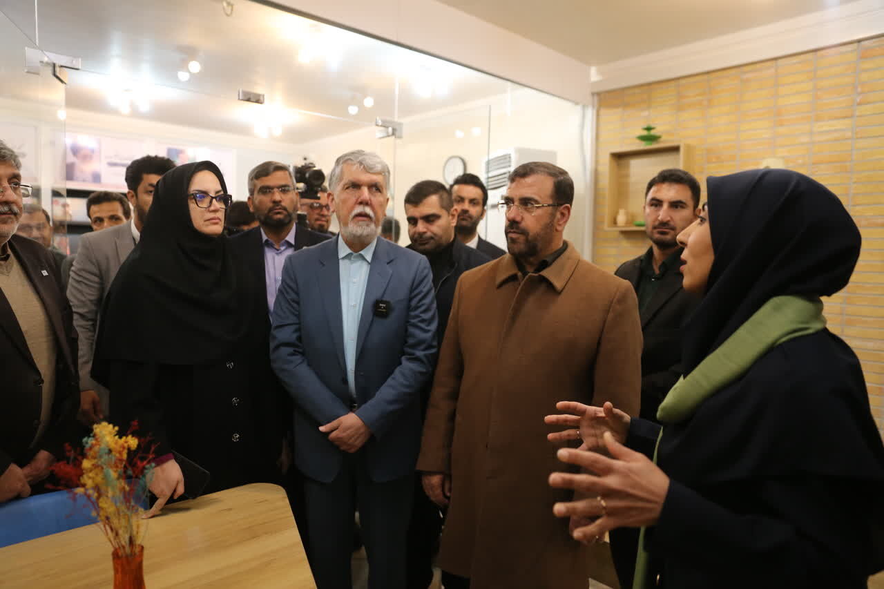 کتابخانه عمومی امین ولایت شهر صدرا افتتاح شد